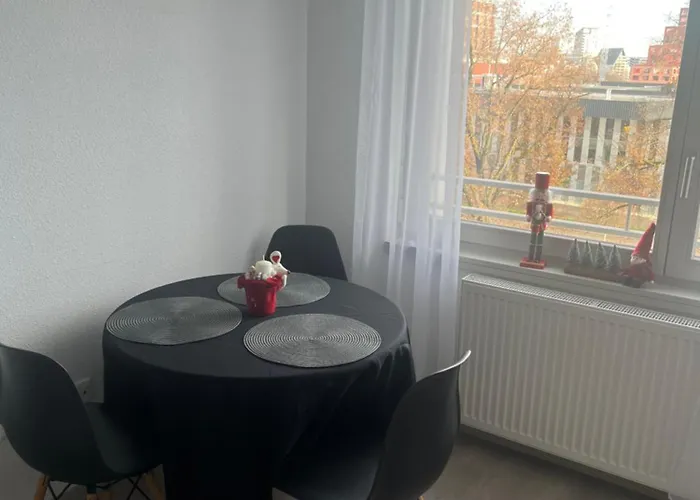 Cozy Near Tram - Center *